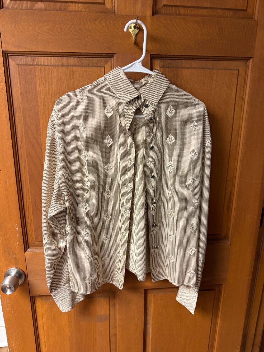 Tahari Women's Brown/Cream  Button Down Shirt/Blouse Size 8 In Great Shape